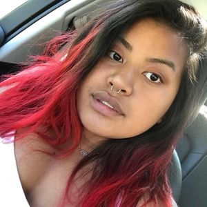 Meet your Posher, Mia